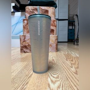 starbucks tumblr/ coffee cup